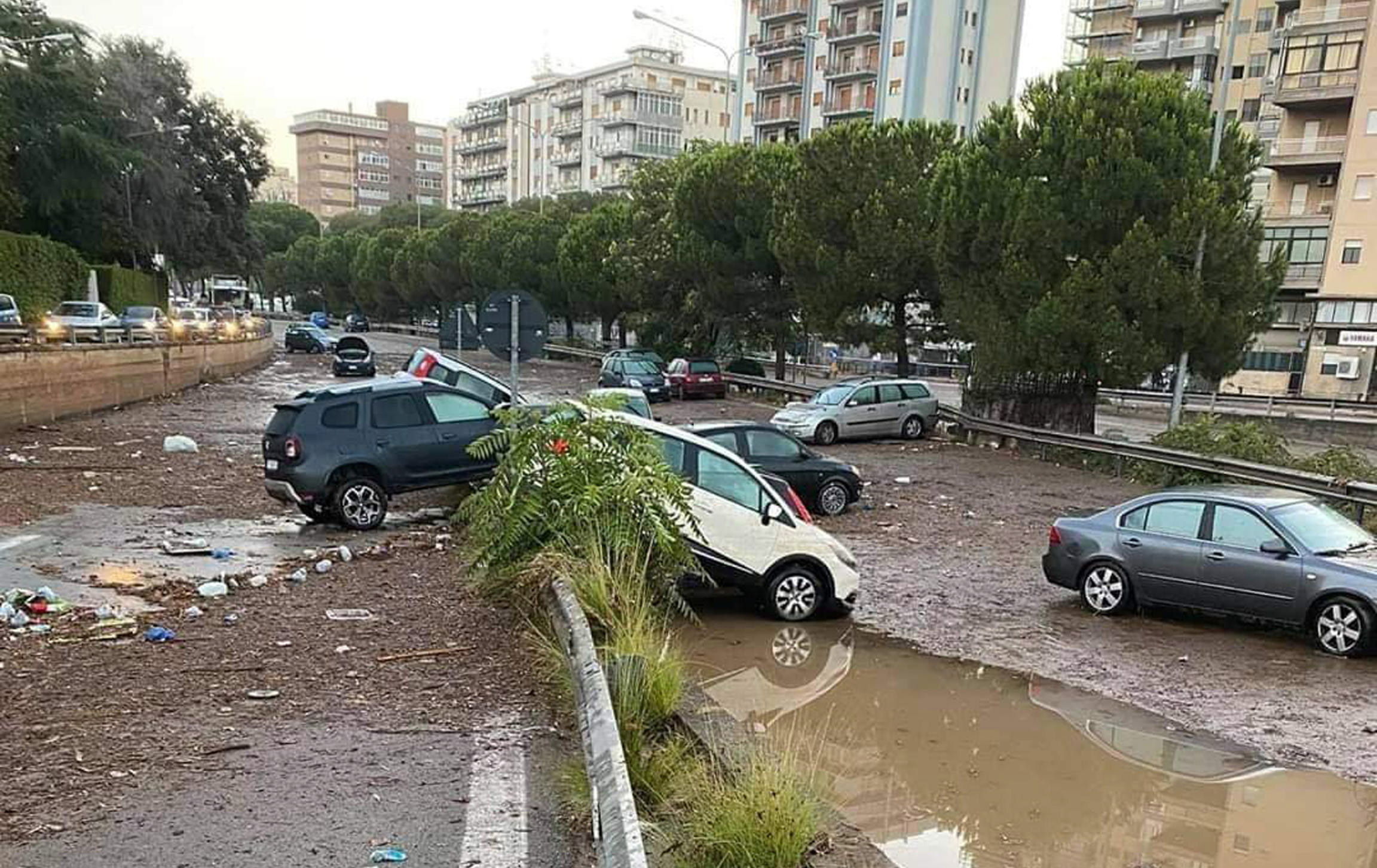 Italia Histórico aluvión en Palermo provoca daños y deja desaparecidos